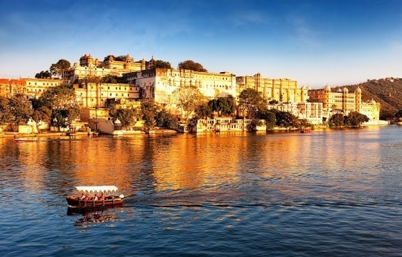 pichola lake udaipur